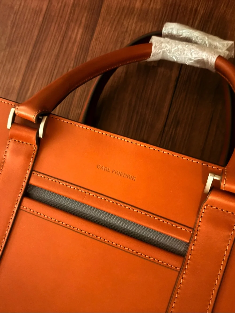 AUTHENTIC Carl Friedrik Overnight NEW WITH TAGS! Open Box- Cognac